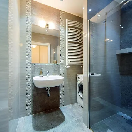 Panorama Blue Invest 斯克拉斯卡波伦巴